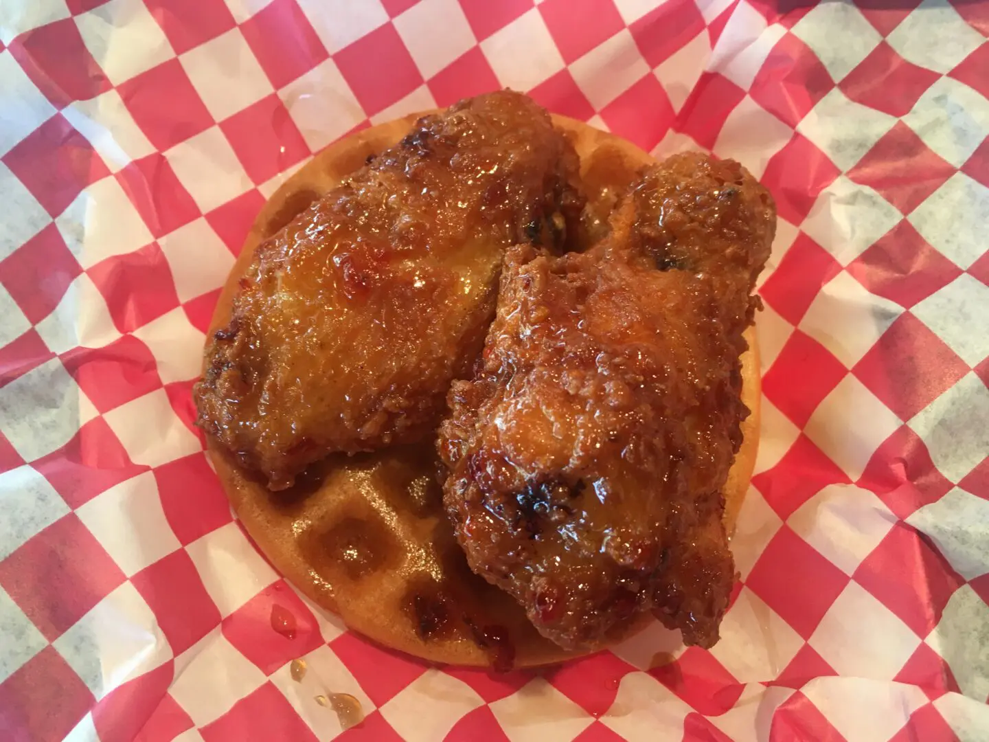 A plate of chicken and waffle